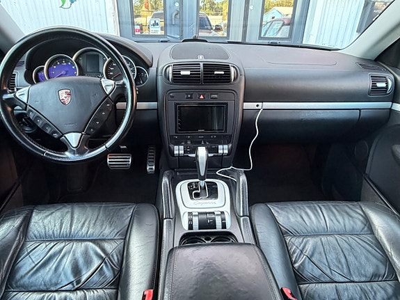 Porsche Cayenne S 12 of 15
