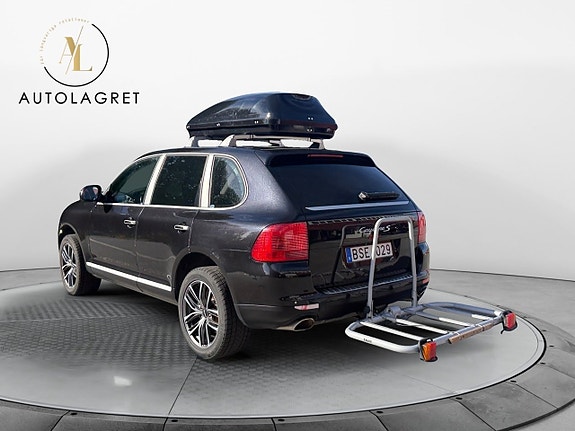 Porsche Cayenne S 4 of 15