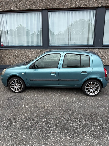 Renault Clio 2 of 5