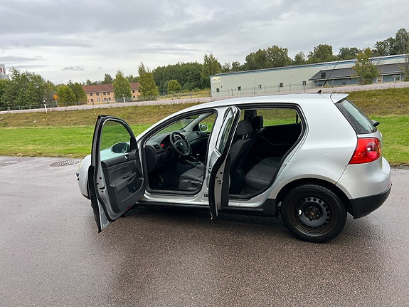 Volkswagen Golf V 3 of 20