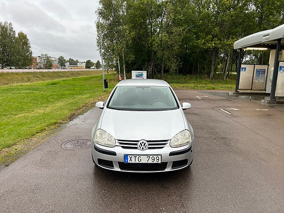 Volkswagen Golf V 2 of 20