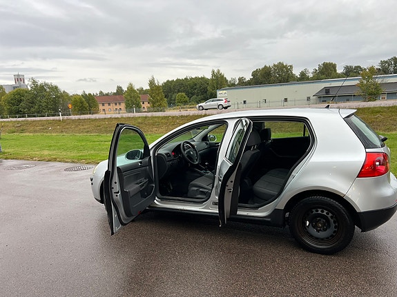 Volkswagen Golf V 4 of 20