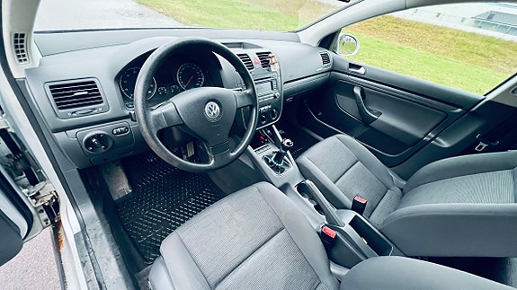 Volkswagen Golf V 7 of 20