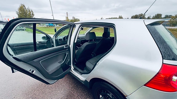 Volkswagen Golf V 9 of 20