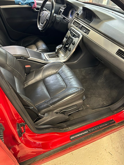 Volvo V70 12 of 12