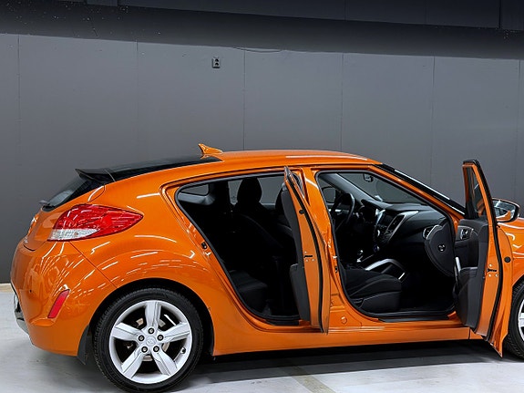 Hyundai Veloster 10 of 27