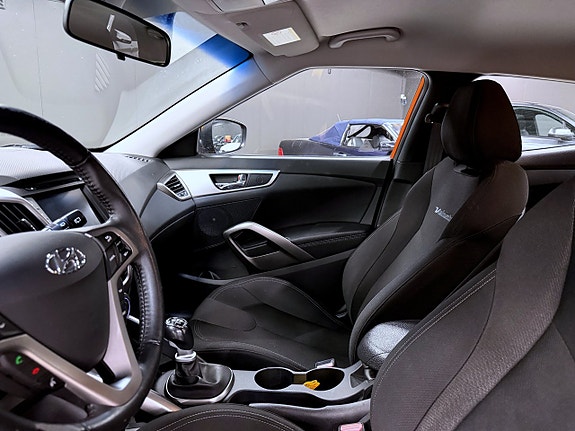 Hyundai Veloster 14 of 27