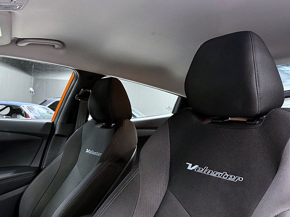 Hyundai Veloster 8 of 27