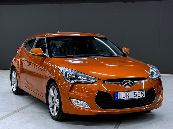 Hyundai Veloster 3 of 27