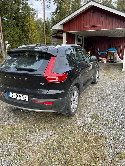 Volvo XC40 3 of 5