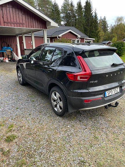 Volvo XC40 4 of 5