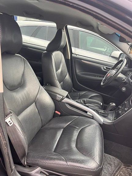 Volvo XC70 3 of 4