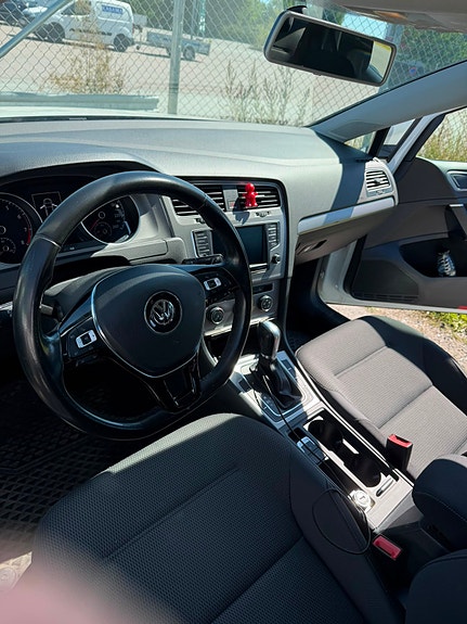 Volkswagen Golf VII 11 of 17