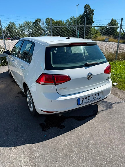 Volkswagen Golf VII 9 of 17