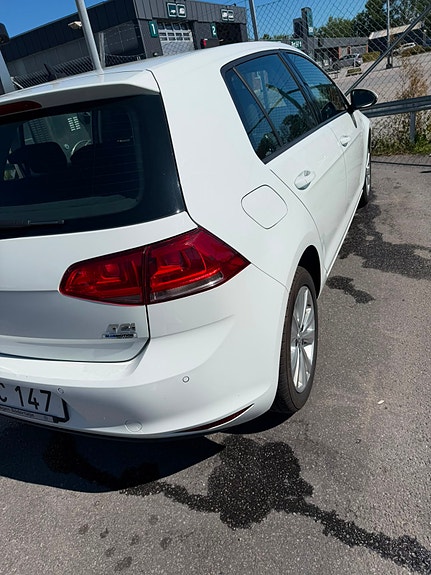 Volkswagen Golf VII 10 of 17
