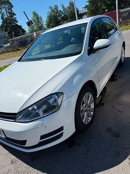 Volkswagen Golf VII 14 of 17