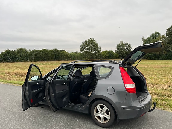 Hyundai i30 13 of 23