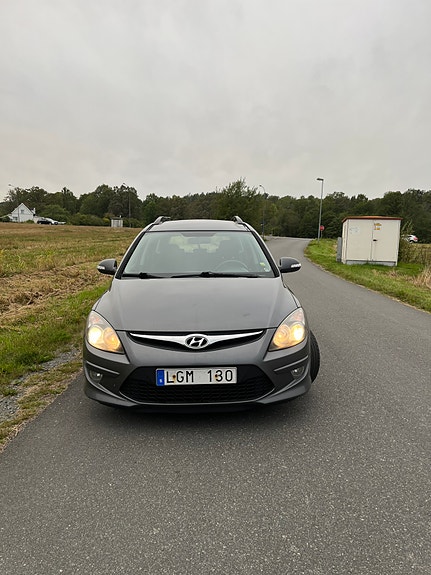 Hyundai i30 2 of 23