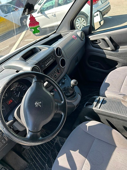 Peugeot Partner 7 of 9