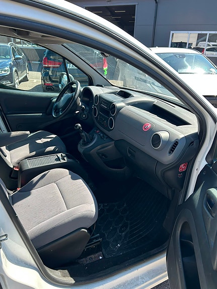 Peugeot Partner 6 of 9