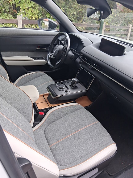 Mazda MX-30 5 of 6