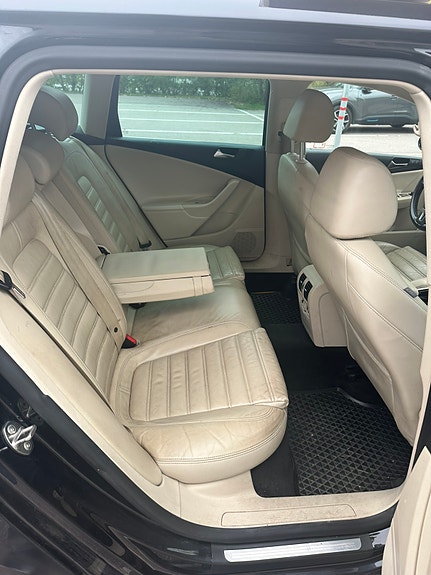 Volkswagen Passat 8 of 16