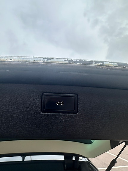 Volkswagen Passat 9 of 16