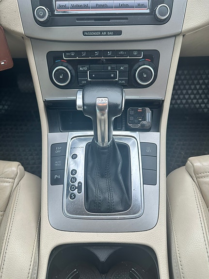 Volkswagen Passat 6 of 16