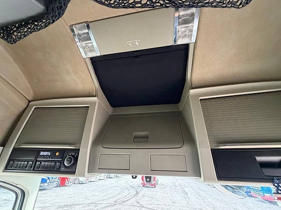 Volvo FH 4X2 9 of 13