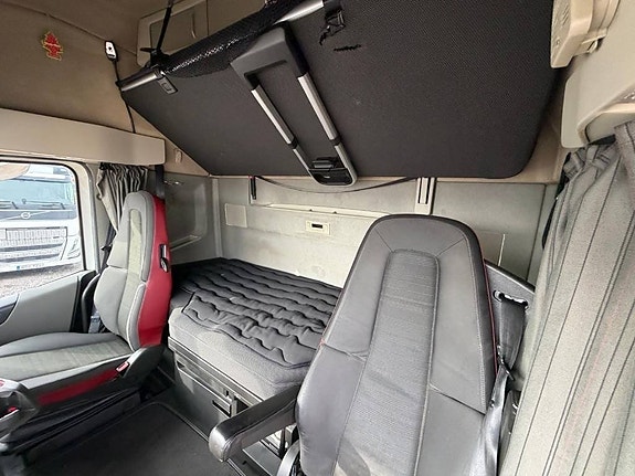Volvo FH 4X2 11 of 13