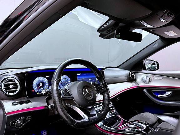 Mercedes-Benz E220 8 of 19