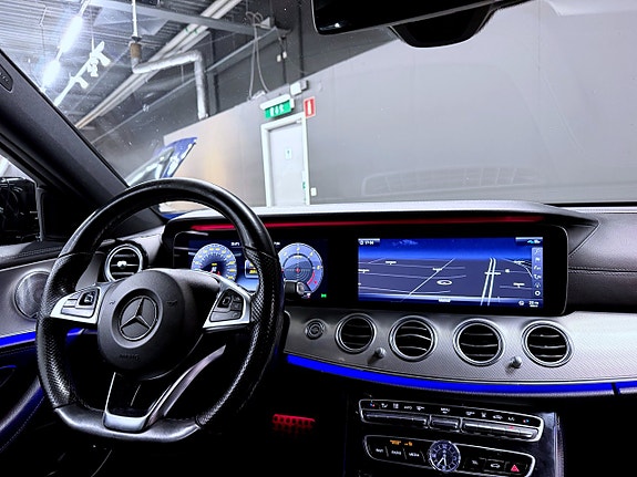 Mercedes-Benz E220 12 of 19