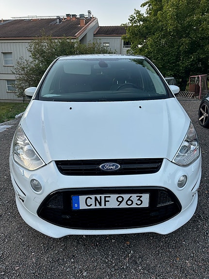 Ford S-MAX 2 of 6