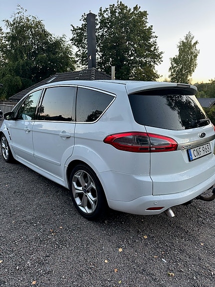 Ford S-MAX 3 of 6