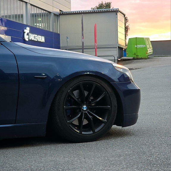 BMW 525i 5 of 9