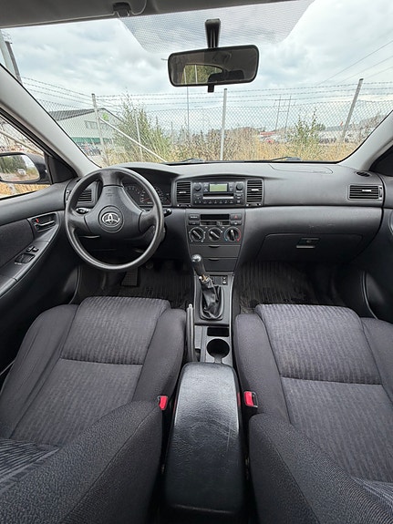 Toyota Corolla 6 of 6