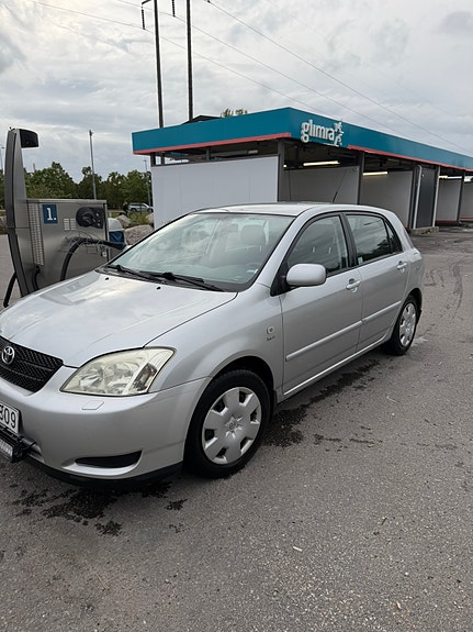 Toyota Corolla 4 of 6