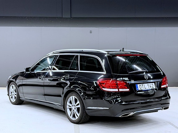 Mercedes-Benz E200 15 of 18