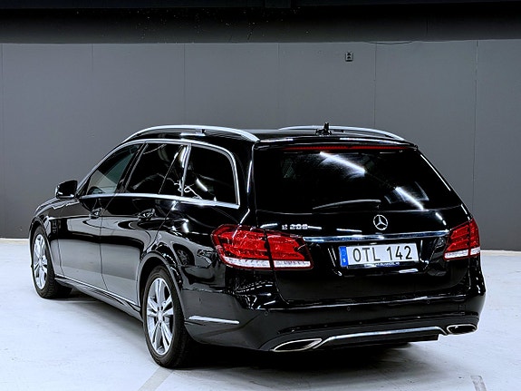 Mercedes-Benz E200 7 of 18