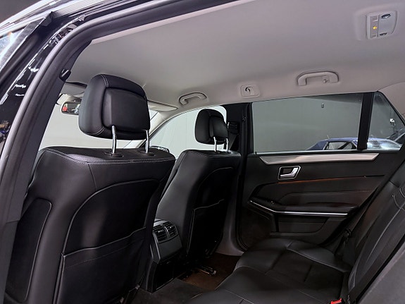 Mercedes-Benz E200 14 of 18