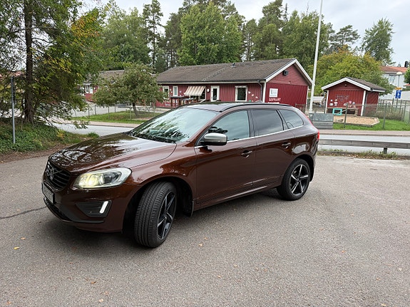 Volvo XC60 2 of 13