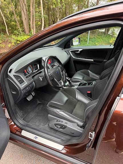 Volvo XC60 7 of 13