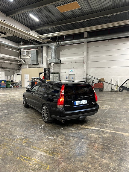 Volvo V70 4 of 5