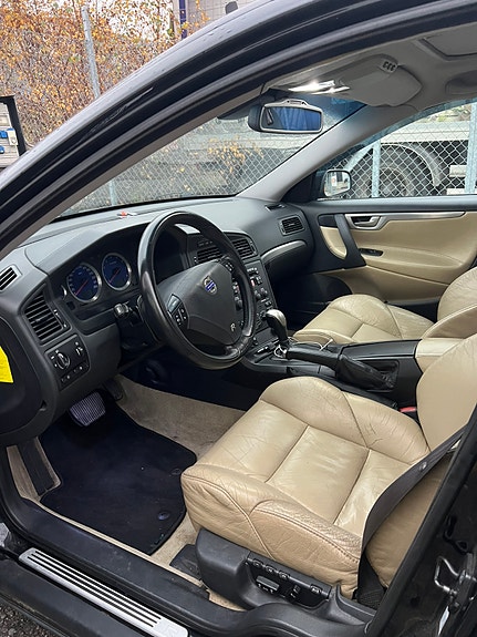 Volvo V70 5 of 5