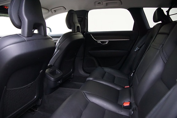 Volvo V90 Cross Country 13 of 30