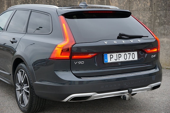 Volvo V90 Cross Country 7 of 30