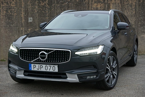 Volvo V90 Cross Country 9 of 30