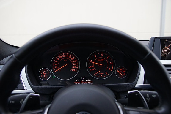 BMW 320d 18 of 28