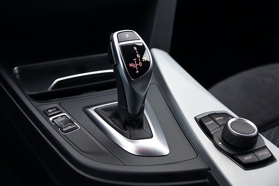 BMW 320d 26 of 28