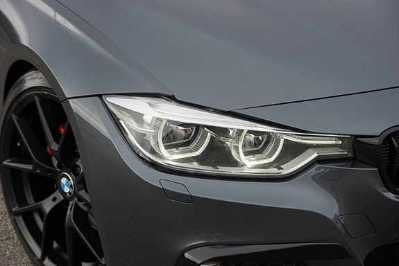 BMW 320d 4 of 28